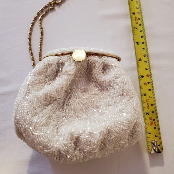 Antique 1920s White Beaded Evening Purse | Gold Chain Frame - Picture 13 of 16
